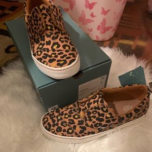 Toms skippys size six in kids